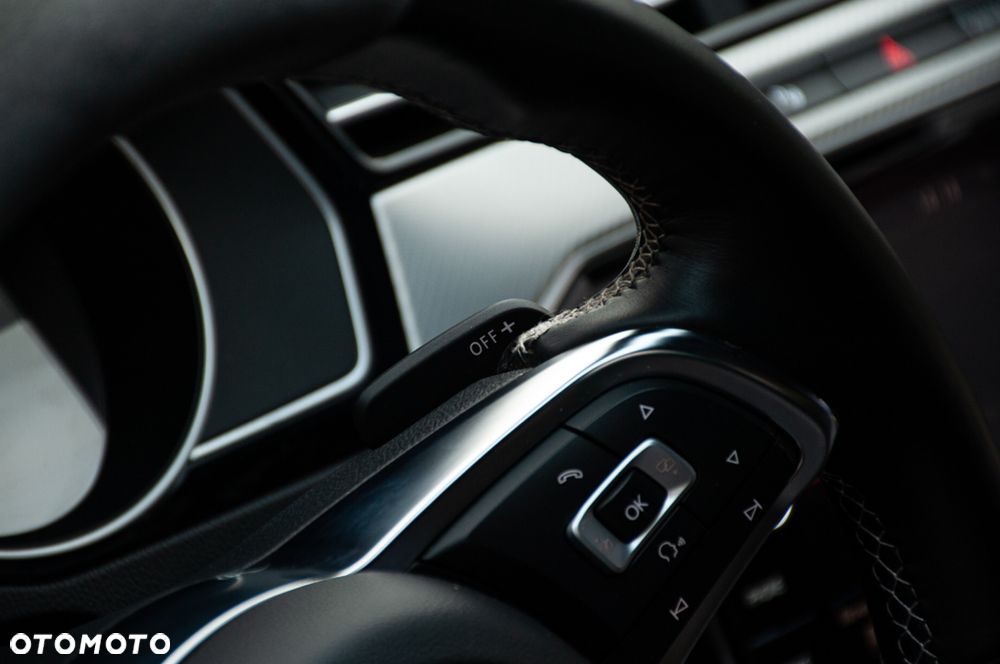 Volkswagen Passat 2.0 TDI SCR 4Motion DDG Highline - 28