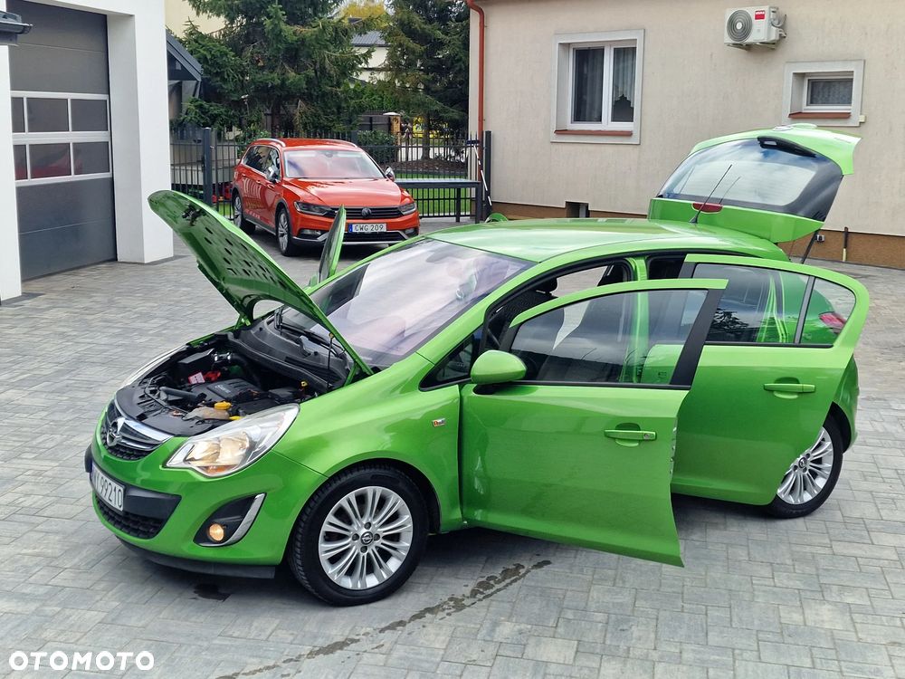 Opel Corsa 1.4 16V Cosmo - 3