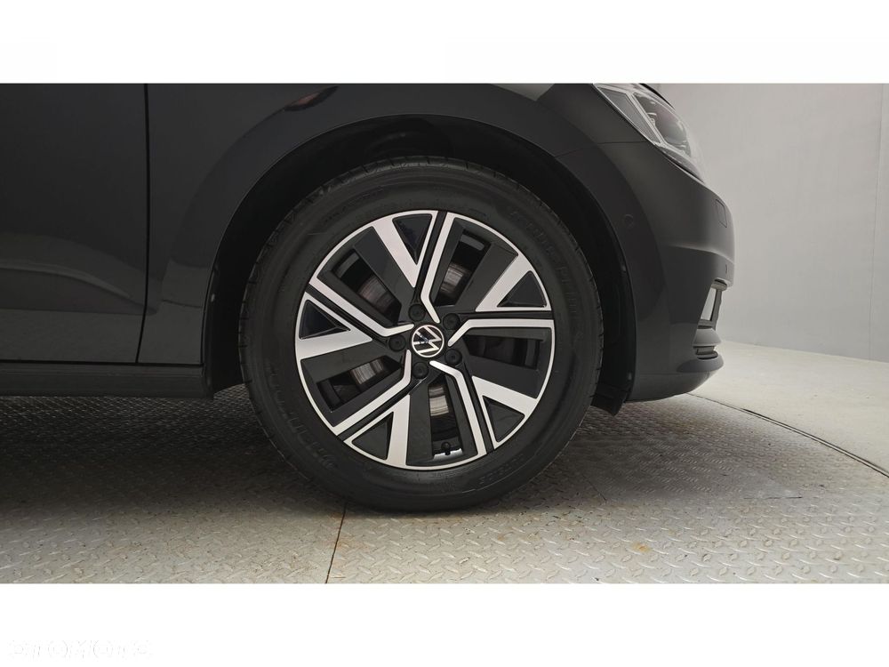 Volkswagen Touran - 24