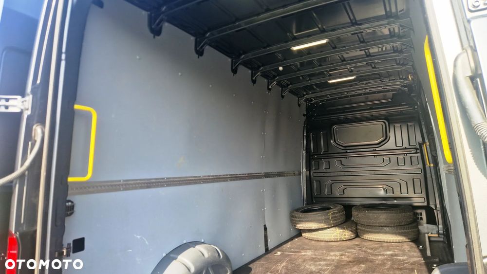 Volkswagen CRAFTER - 14