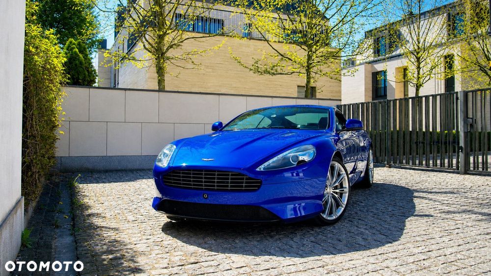 Aston Martin DB9 - 4