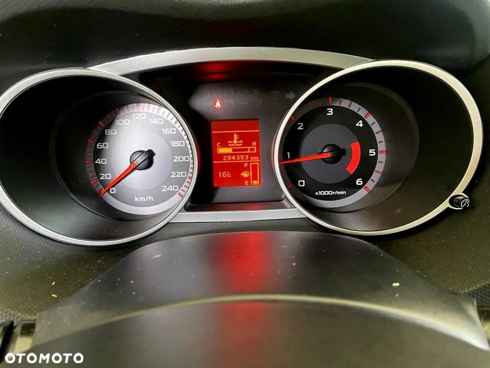 Mitsubishi Outlander 2.0 DID Instyle NAVI - 7