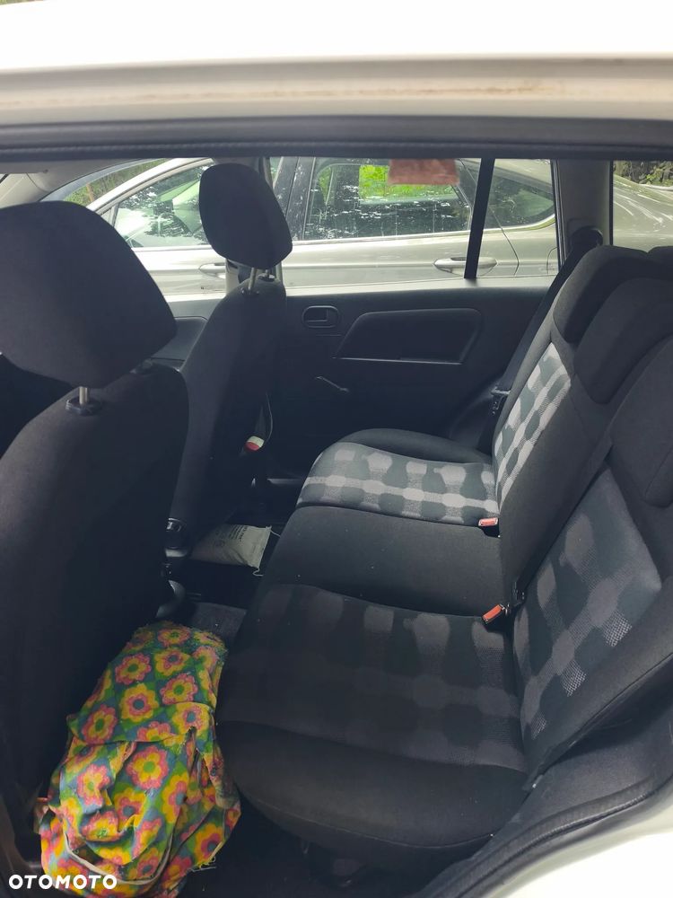 Ford Fusion 1.4 Ambiente - 14