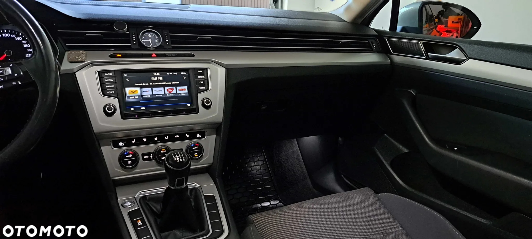 Volkswagen Passat 2.0 TDI BMT Comfortline - 31