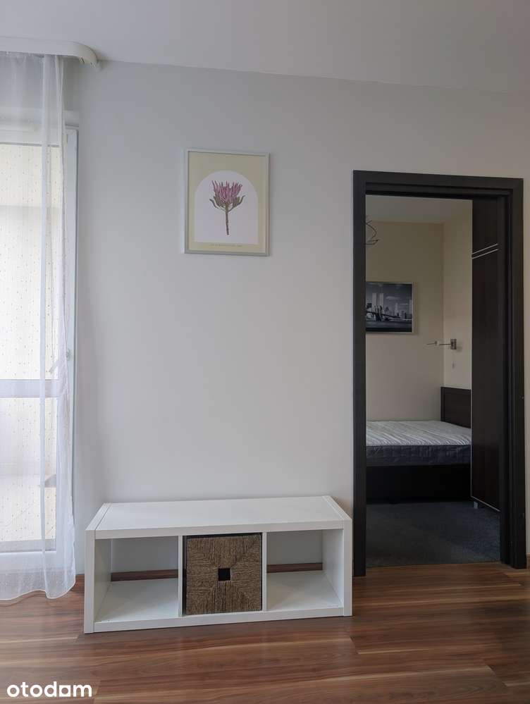 2 pokoje, balkon, 2 piętro, winda,  os. Oświecenia, tramwaj - 150 m