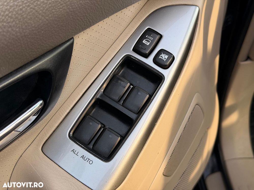 Toyota Land Cruiser - 24