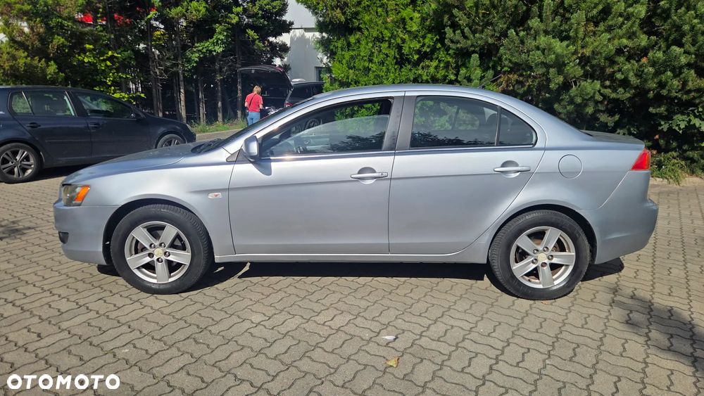 Mitsubishi Lancer 1.8 Inform LPG - 2