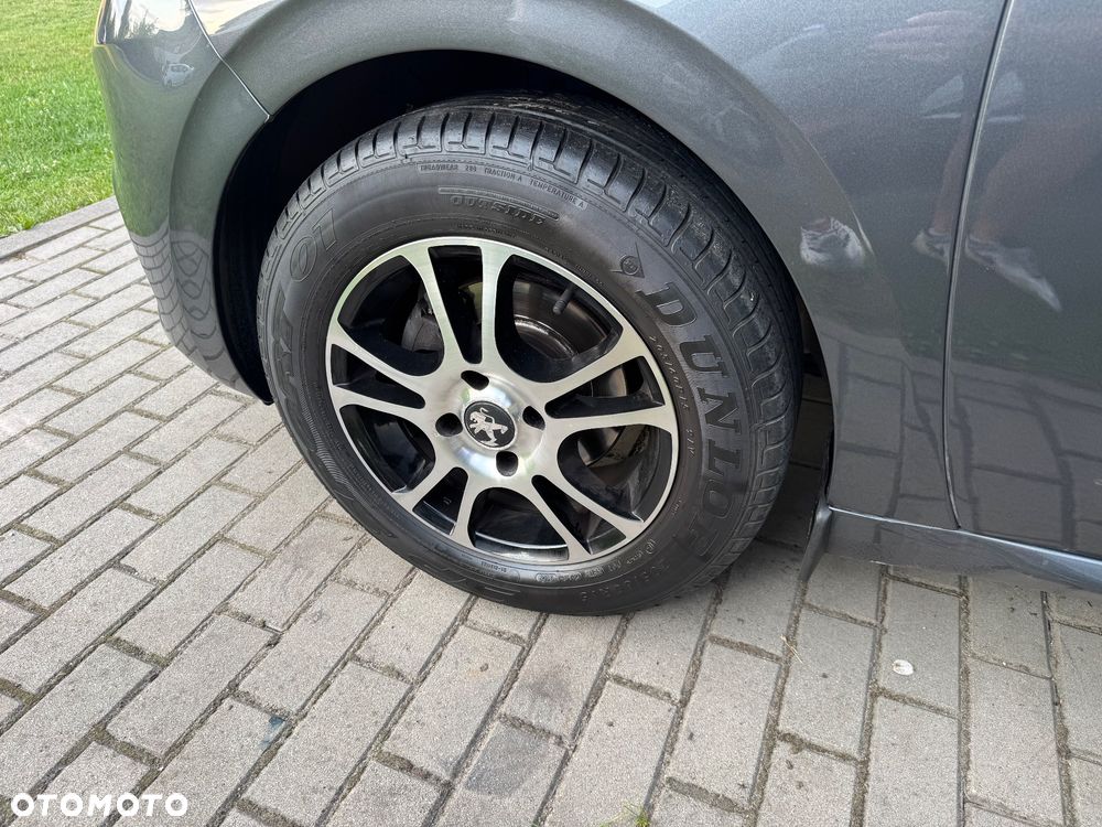 Peugeot 208 PureTech 82 Allure - 22