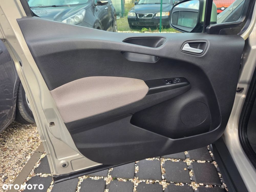 Ford Tourneo Courier ver-1-5-tdci-trend - 36