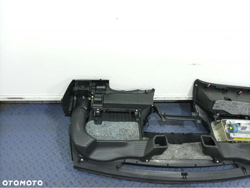 TOYOTA YARIS II DESKA ROZDZIELCZA KONSOLA PULPIT AIRBAG PODUSZKI PASY - 4