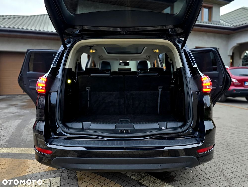 Ford S-Max - 12