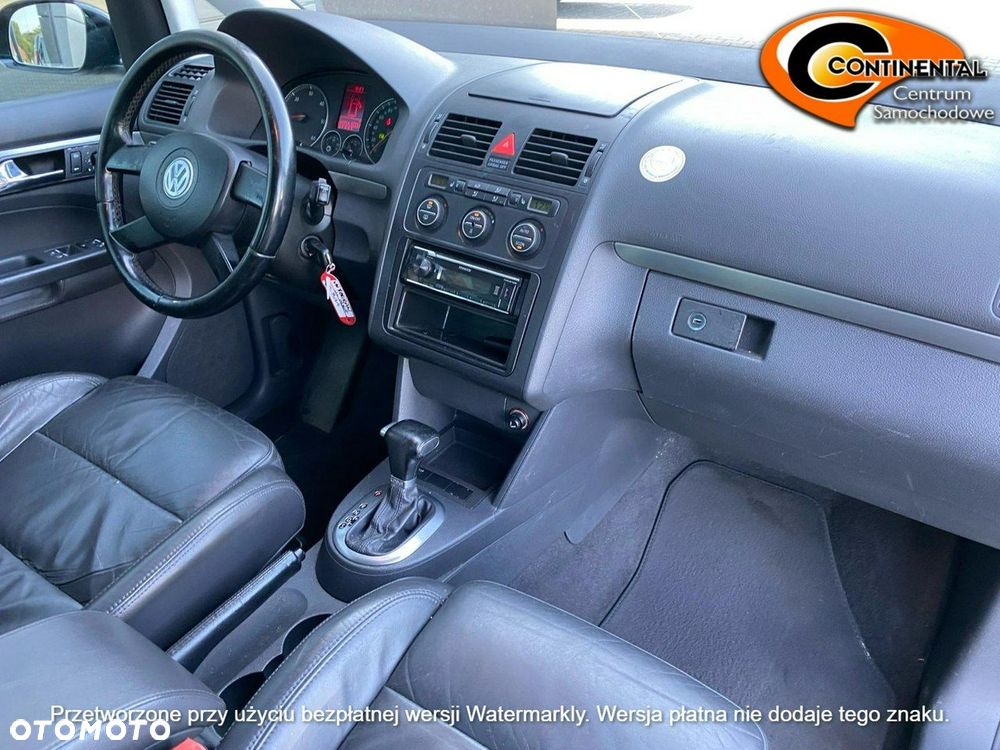 Volkswagen Touran - 6