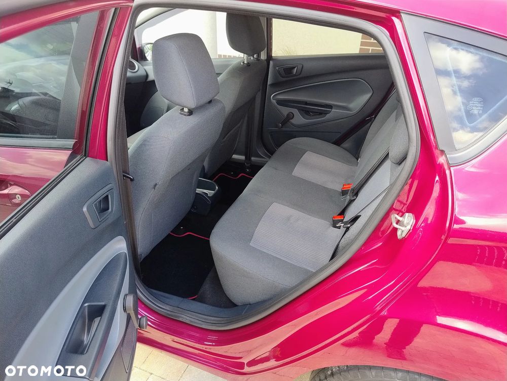 Ford Fiesta - 12