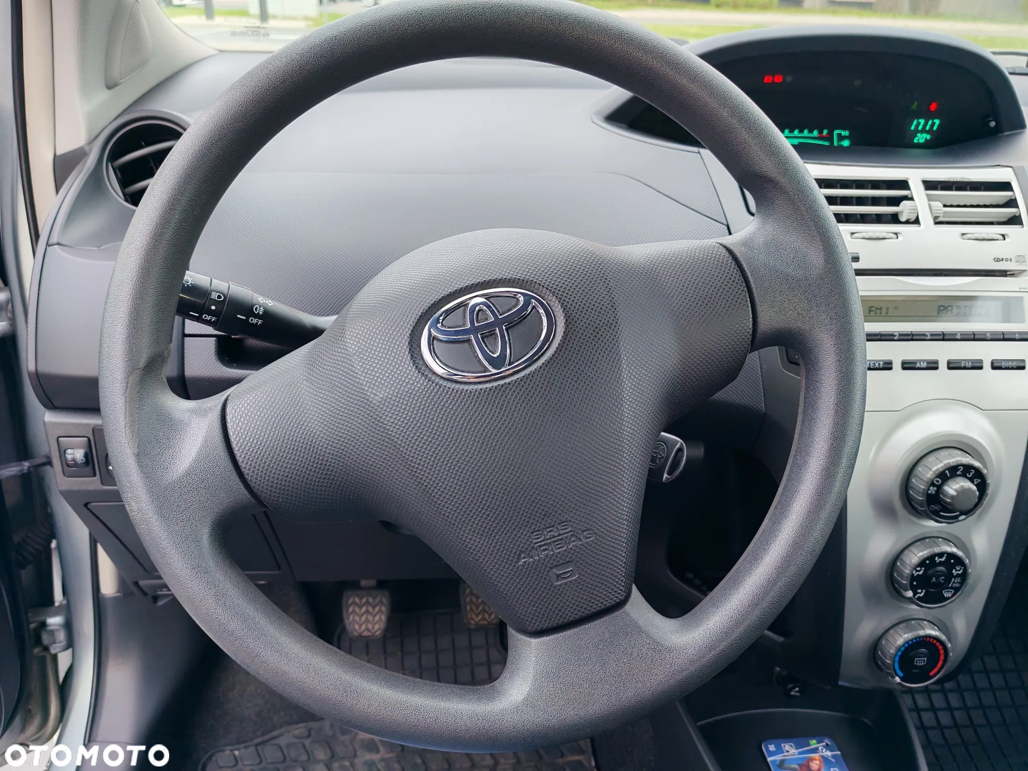 Toyota Yaris 1.3 VVT-i Cool - 12