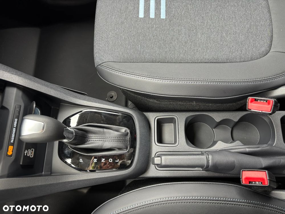 Ford Transit Courier - 21