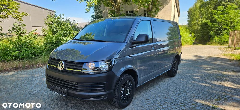 Volkswagen Transporter - 1