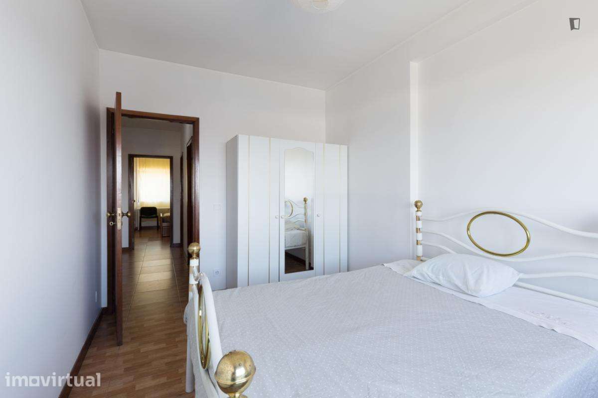 Quarto - localizado em Pedrouços Porto - Grande imagem: 5/23
