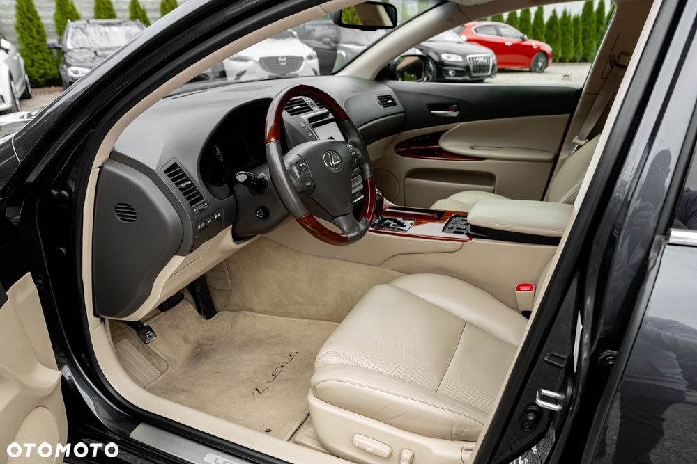 Lexus GS 450h - 16