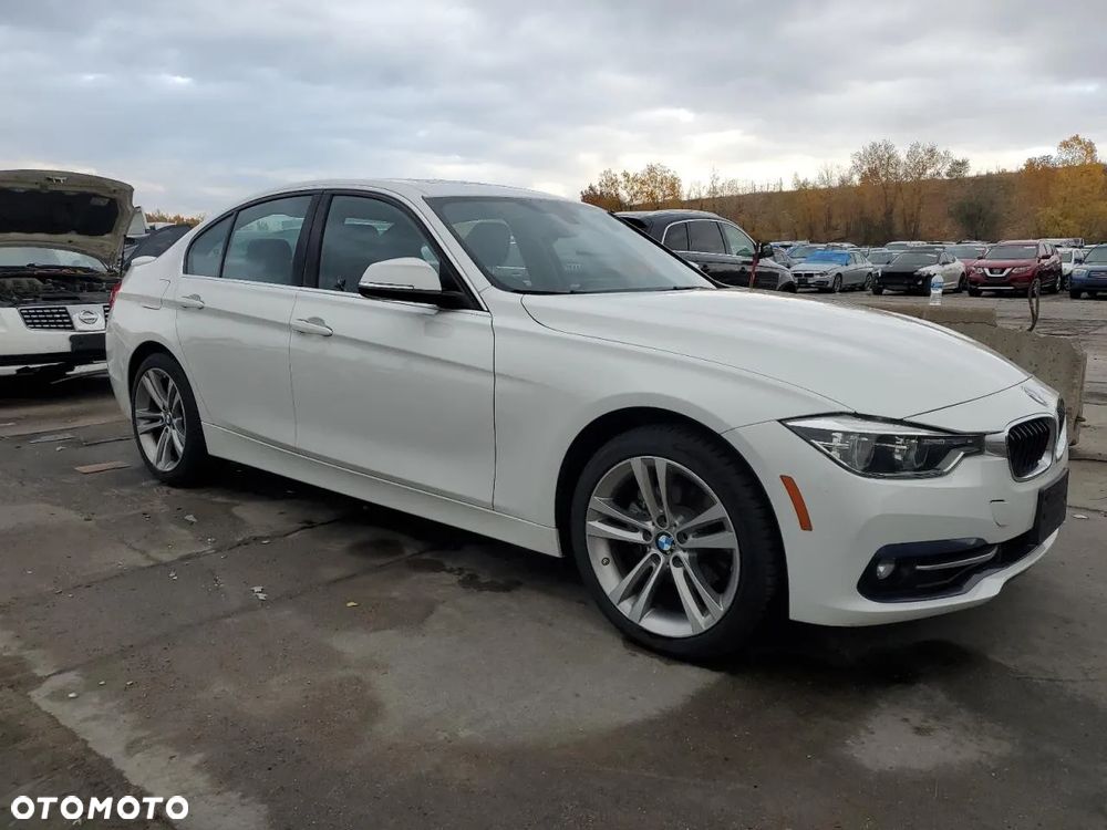 BMW Seria 3 330i GPF Advantage - 2