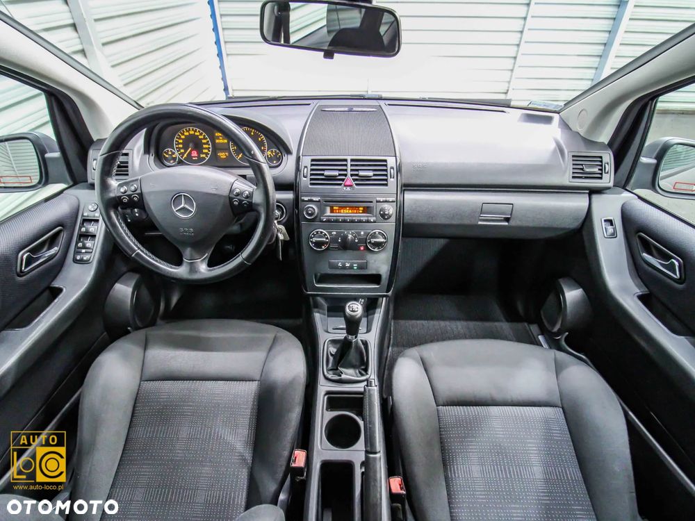 Mercedes-Benz Klasa A 160 Elegance - 4