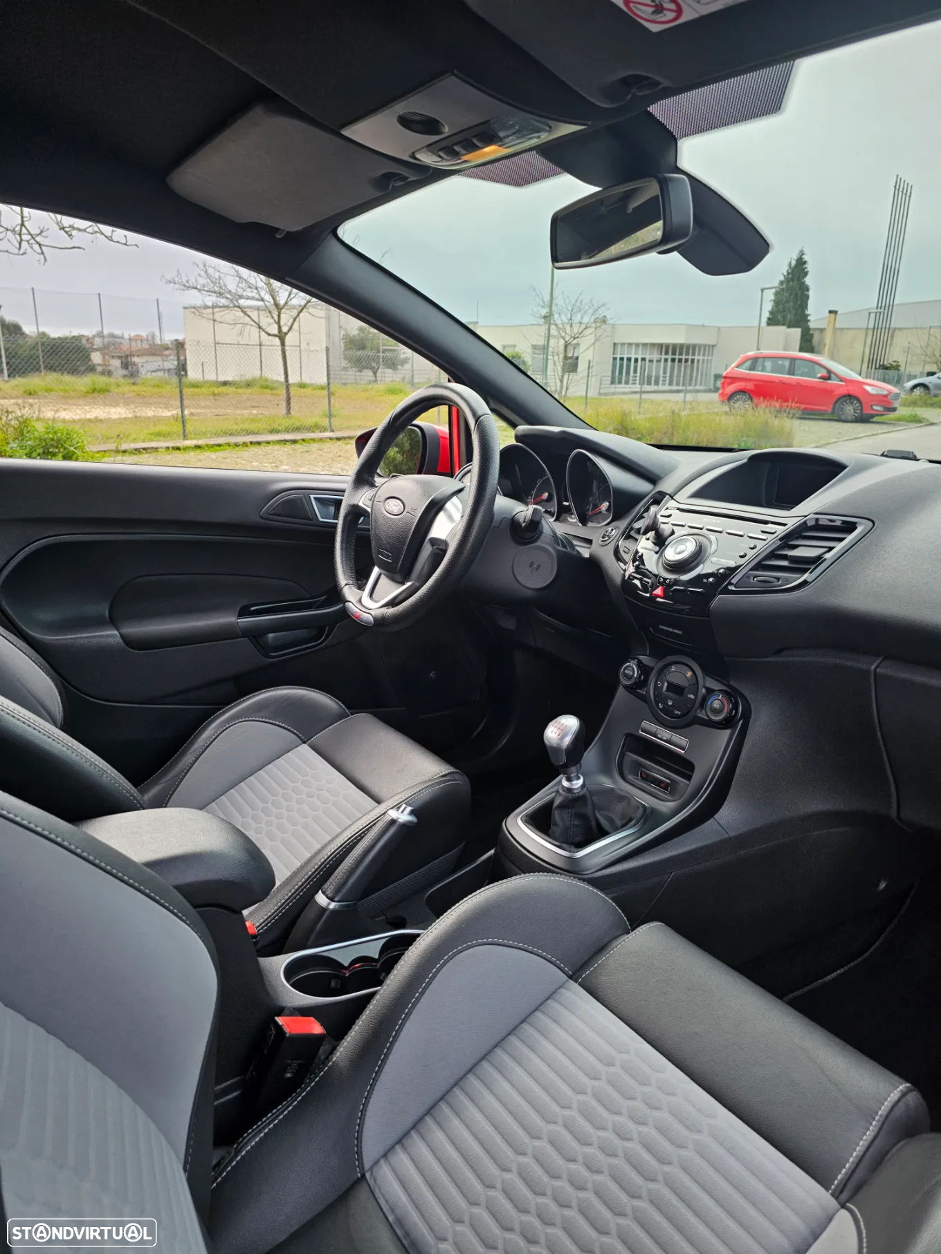 Ford Fiesta 1.6 EcoBoost c/ Pack Pele Desportiva ST - 11