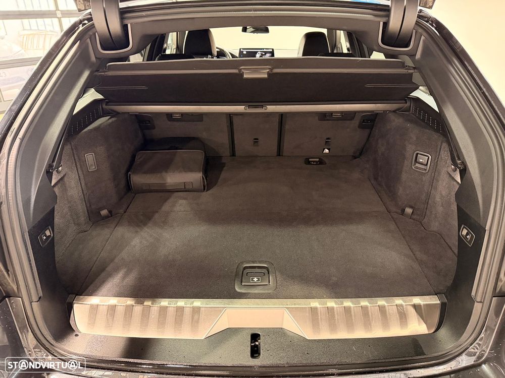 BMW 530 e Pack Desportivo M - 17