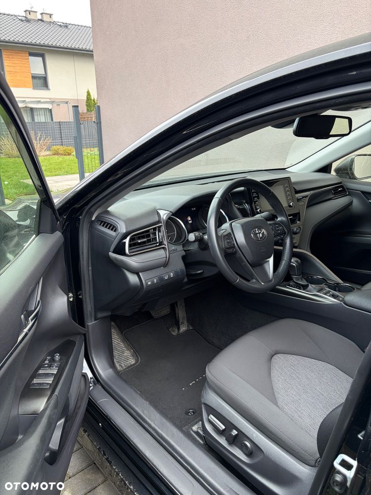 Toyota Camry 2.5 Hybrid Comfort CVT - 12