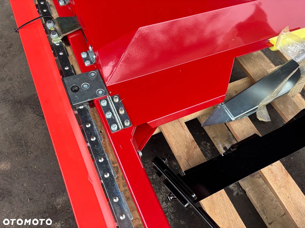 Case IH Kosa Boczna do Rzepaku Compact Case VE HD 2018 - 11