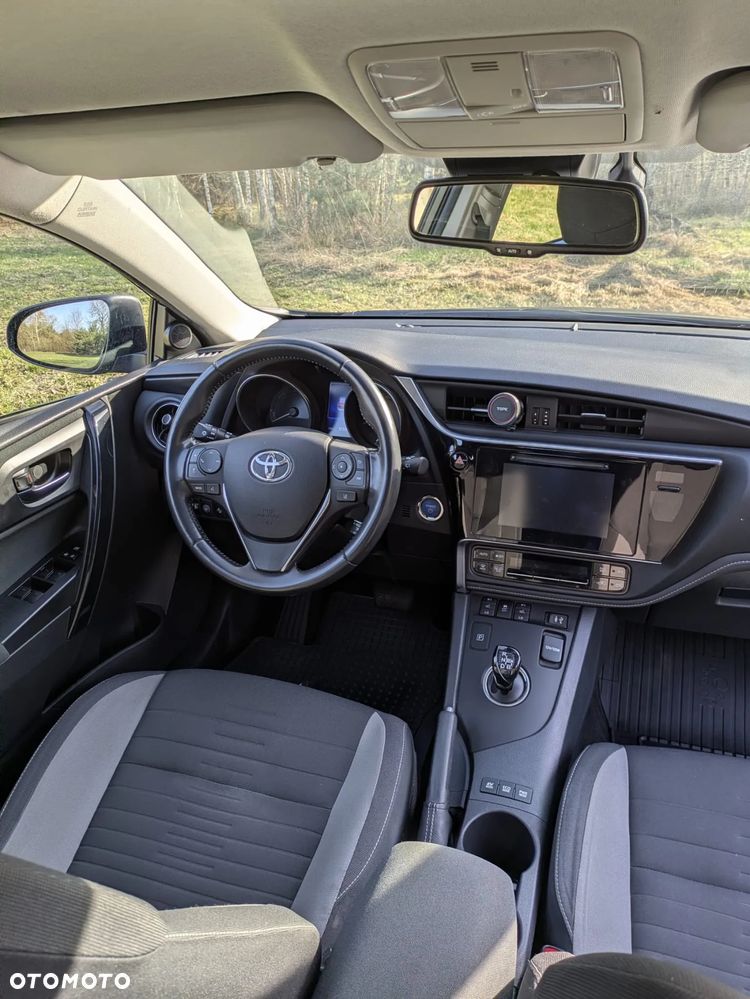 Toyota Auris Hybrid 135 Premium - 8