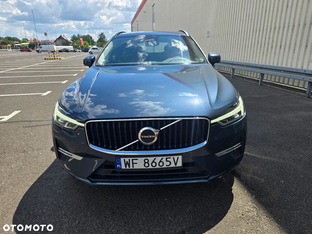 Volvo XC 60 ver-b5-b-awd-momentum-pro - 2