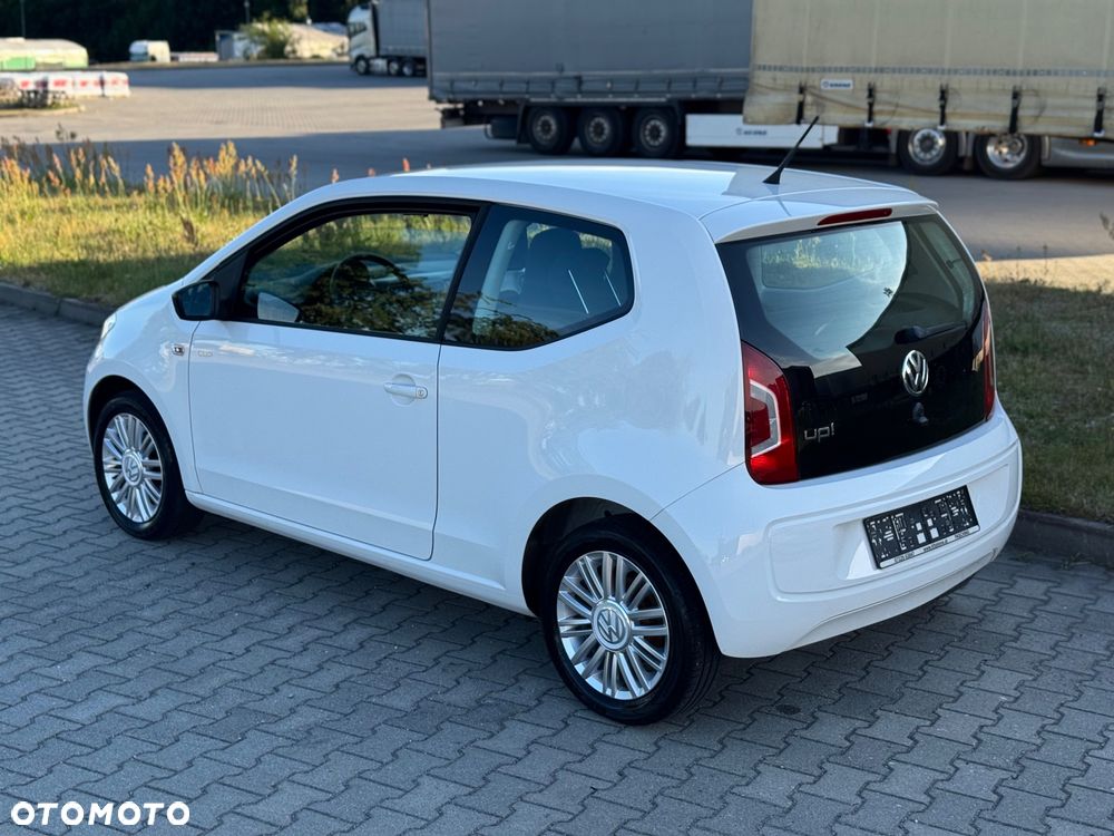 Volkswagen up! R-Line - 6