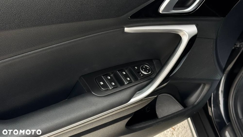 Kia XCeed - 15