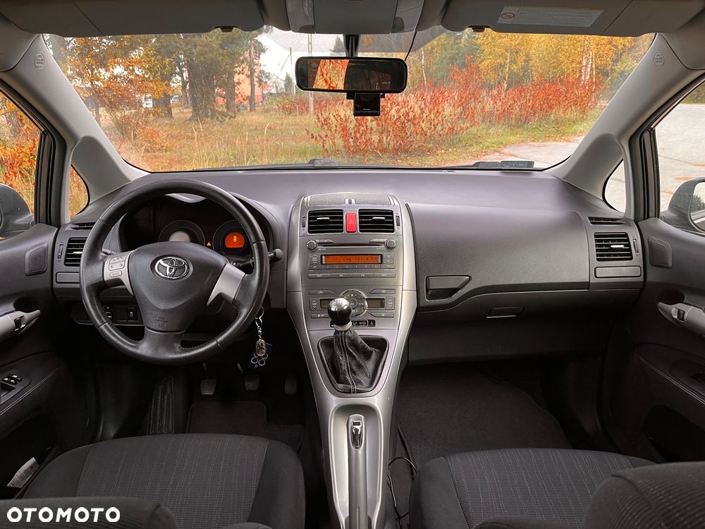 Toyota Auris 1.4 D-4D Luna - 5