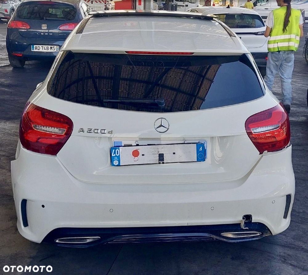 Mercedes-Benz Klasa A 200 CDI 7G-DCT AMG Line - 4