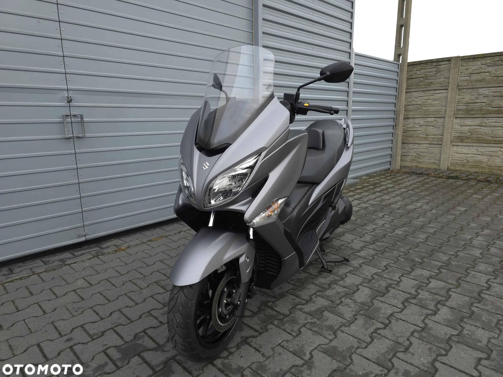 Suzuki Burgman - 11