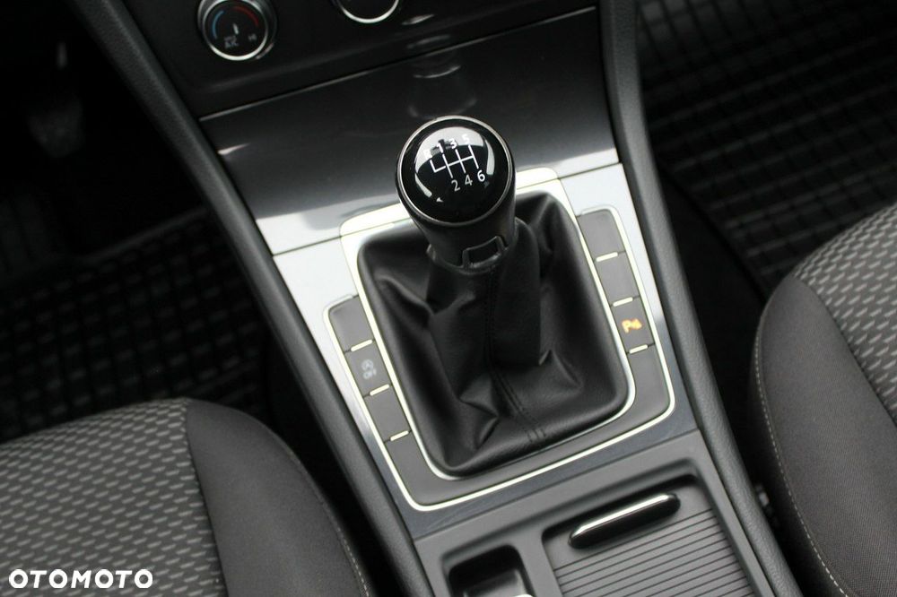 Volkswagen Golf - 17