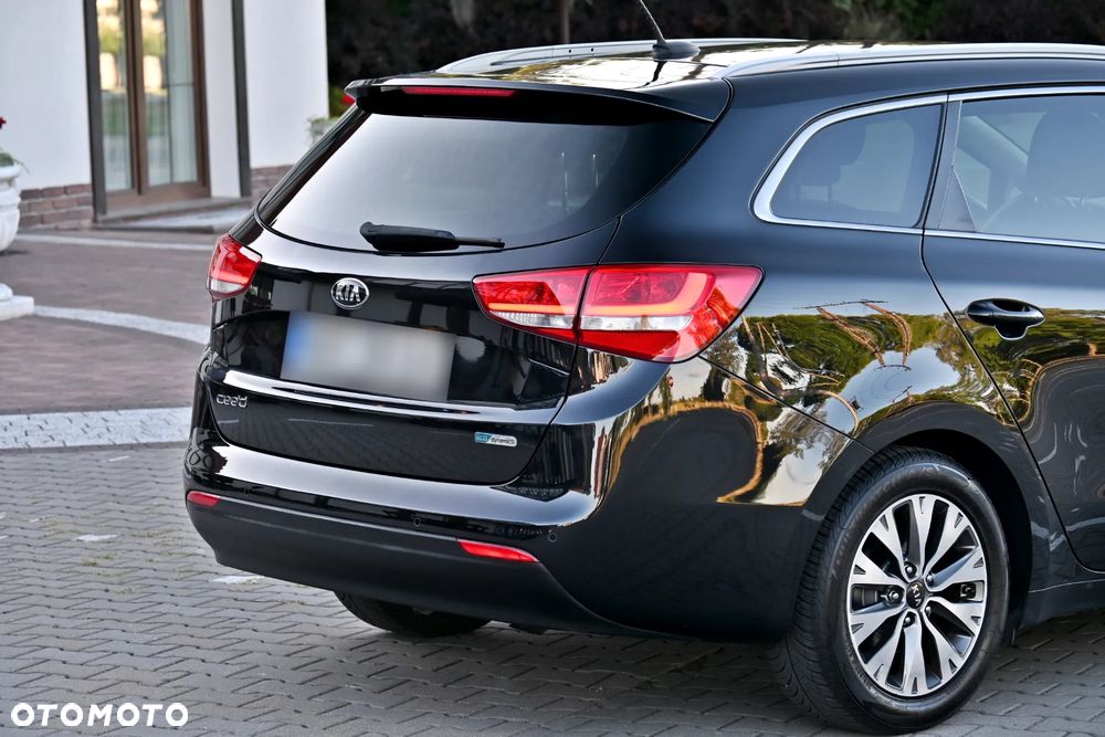 Kia Ceed 1.6 GDI ISG Spirit - 17