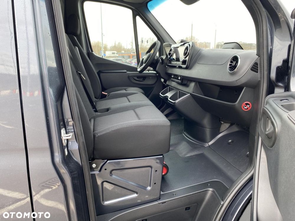 Mercedes-Benz Sprinter - 19