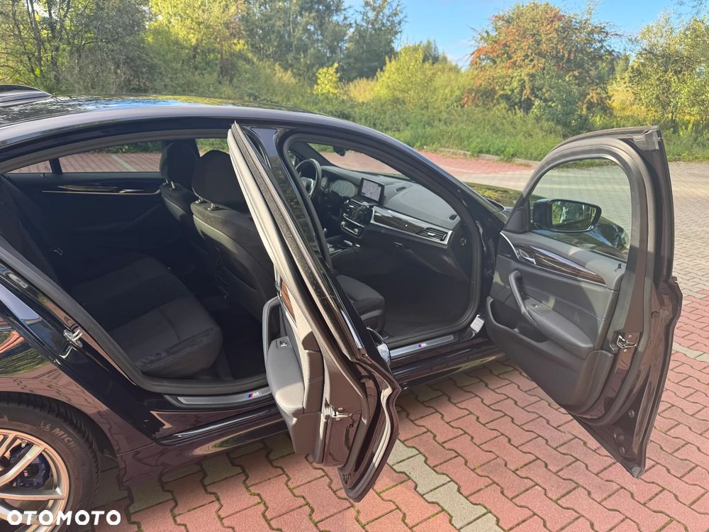BMW Seria 5 530i xDrive M Sport sport - 18