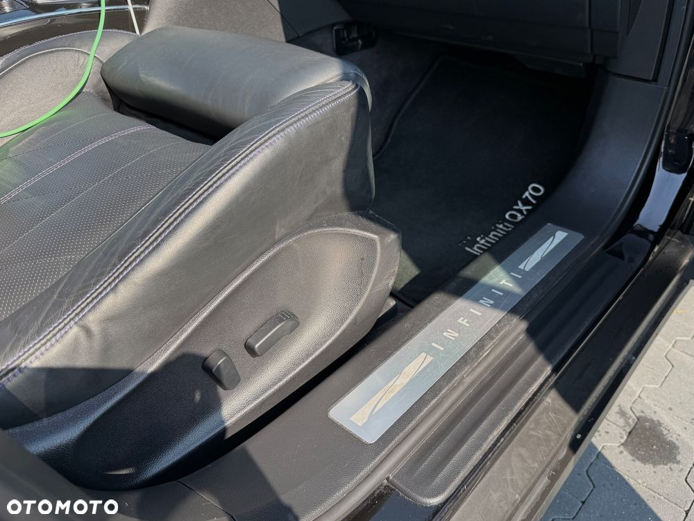 Infiniti QX70 3.0d S Premium - 12