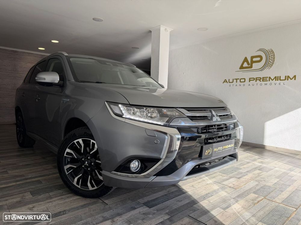 Mitsubishi Outlander 2.0 Instyle Navi - 1