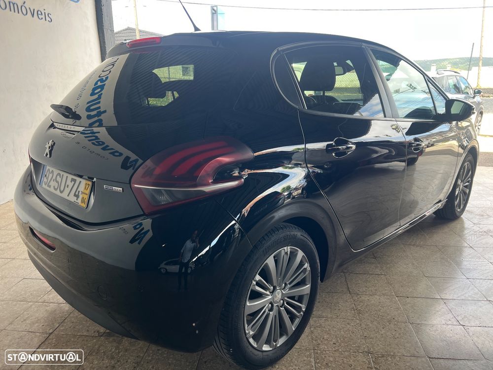 Peugeot 208 1.2 PureTech Style - 21
