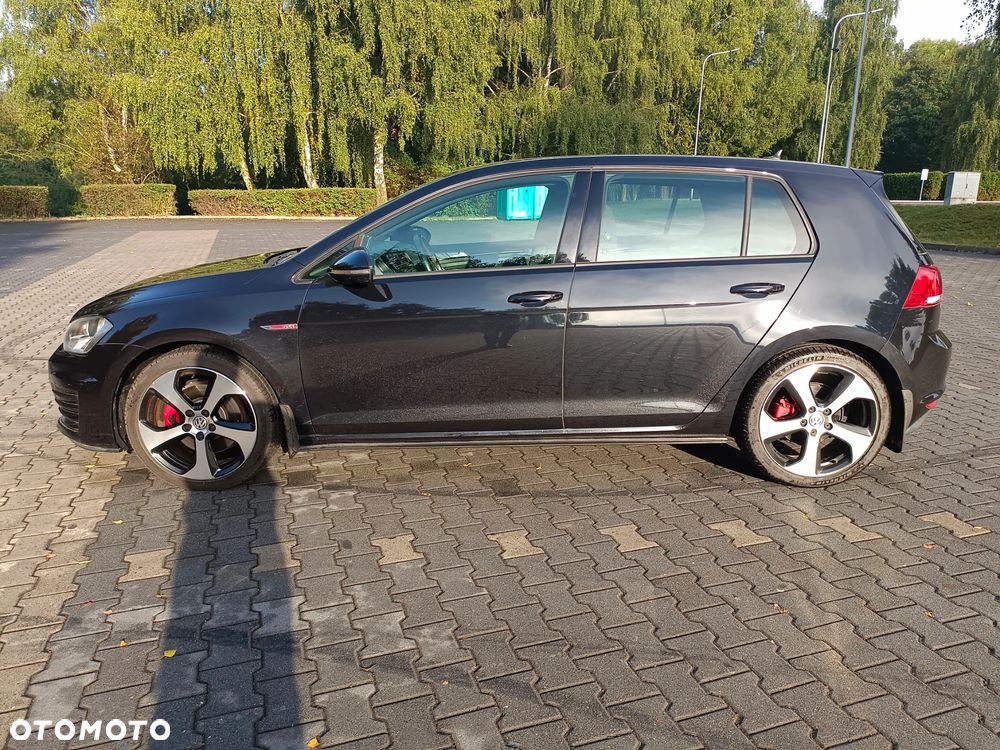 Volkswagen Golf - 14