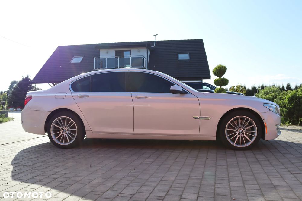 BMW Seria 7 750i - 6