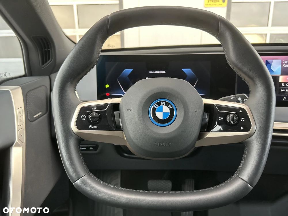 BMW iX xDrive40 76.6kWh - 25