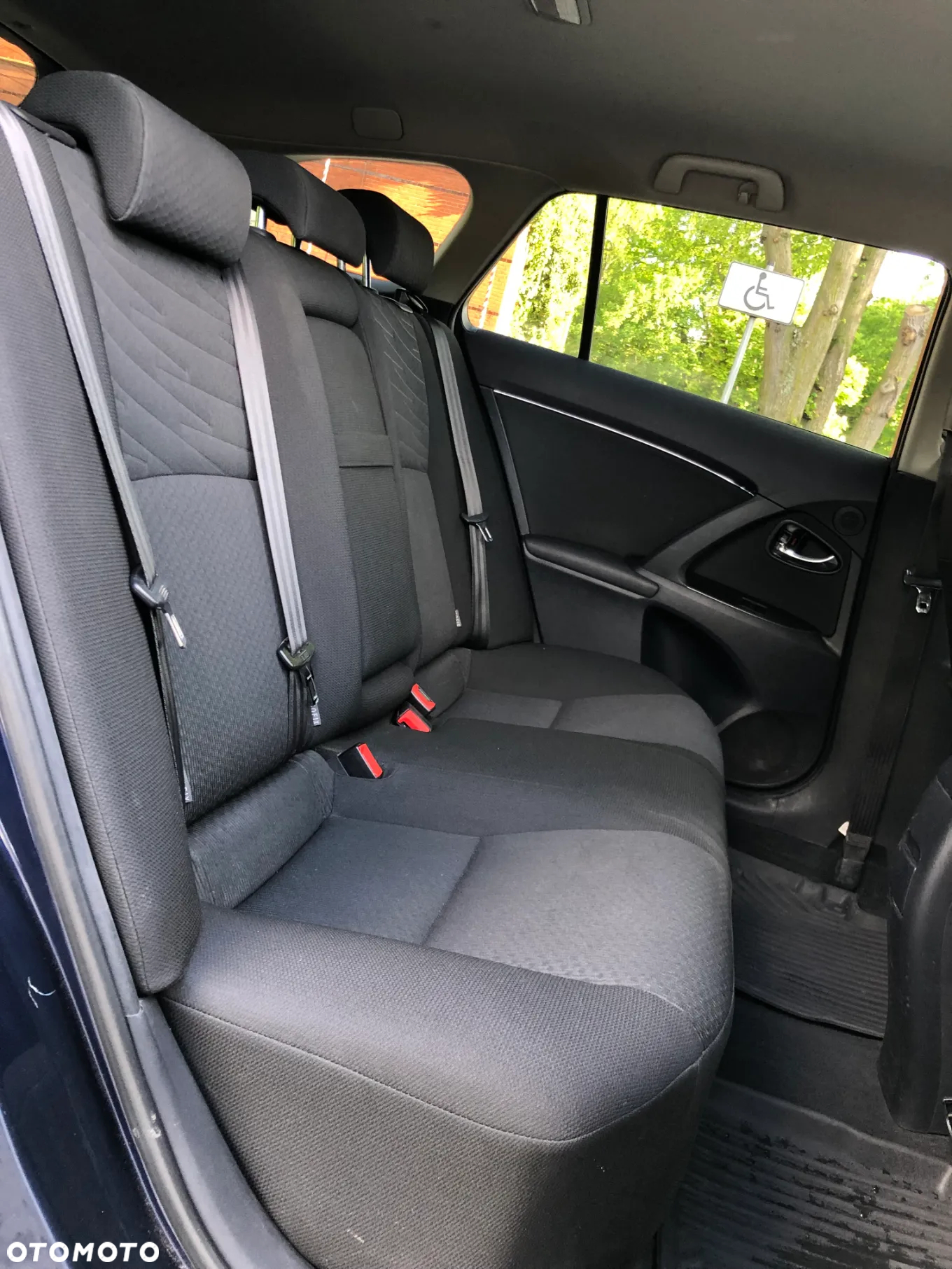 Toyota Avensis Combi 2.0 D-4D - 12