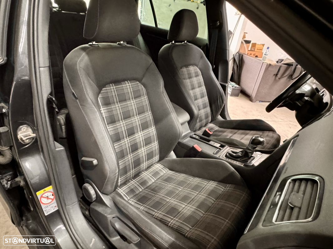 VW Golf 2.0 TDi GTD DSG - 13
