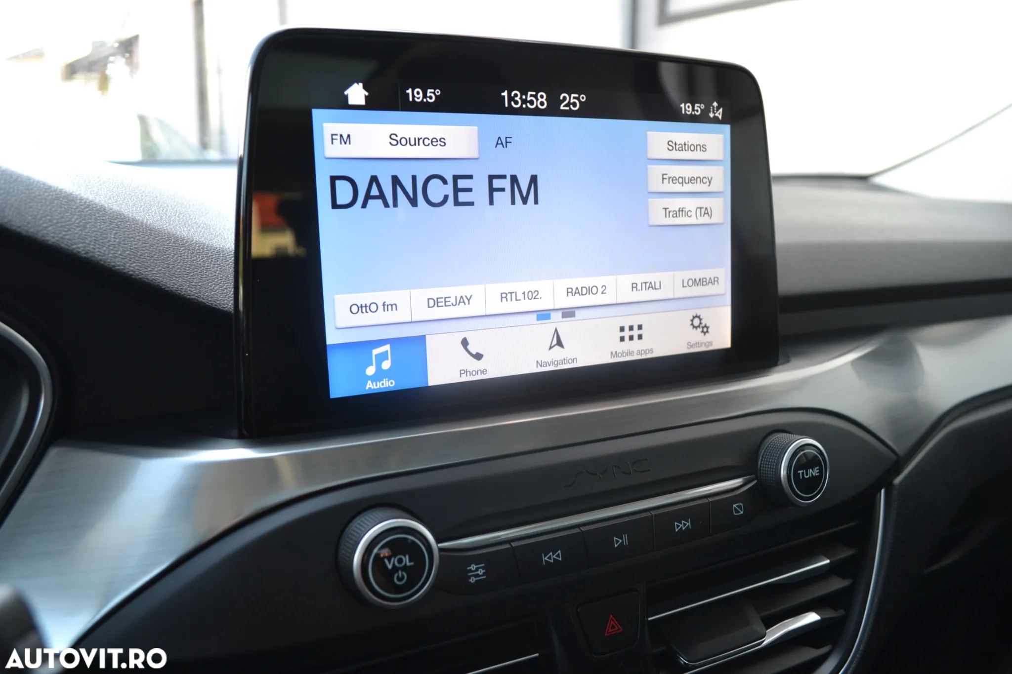 Ford Focus 1.5 EcoBlue Start-Stopp-System Aut. TITANIUM - 24