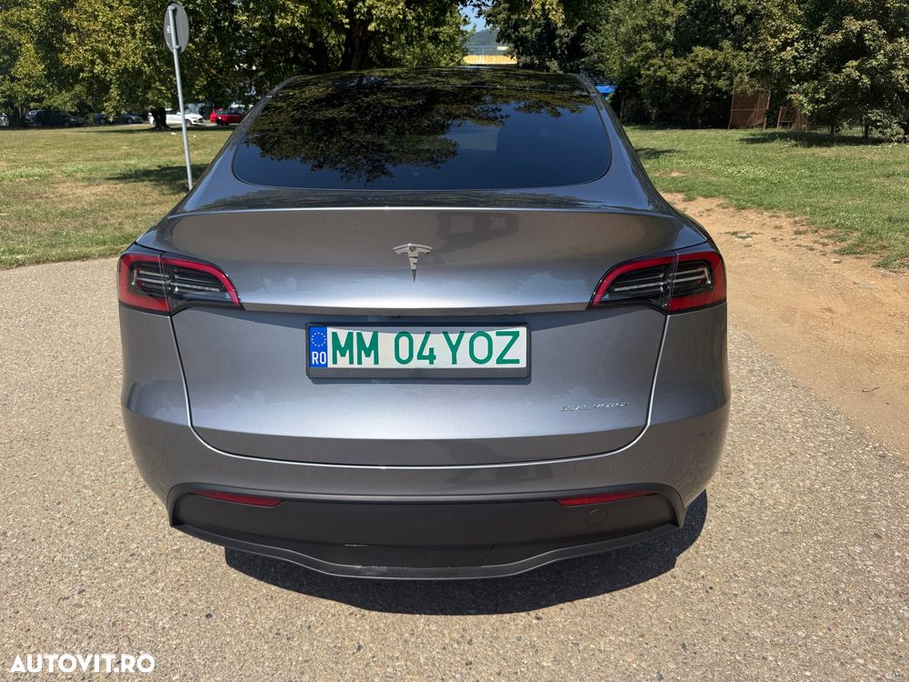 Tesla Model Y - 5
