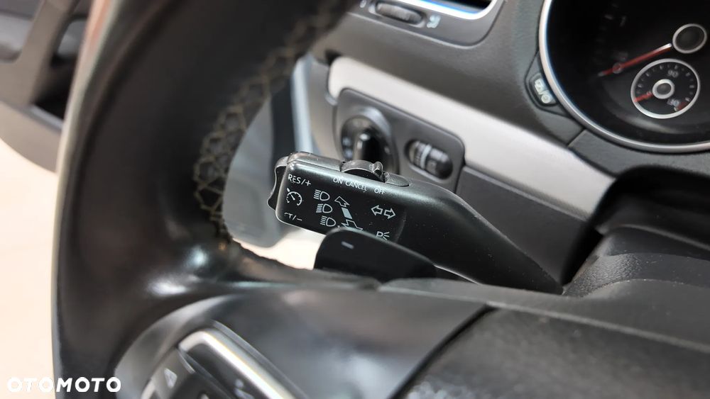 Volkswagen Golf 2.0 TDI DPF BlueMotion Technology DSG MATCH - 25